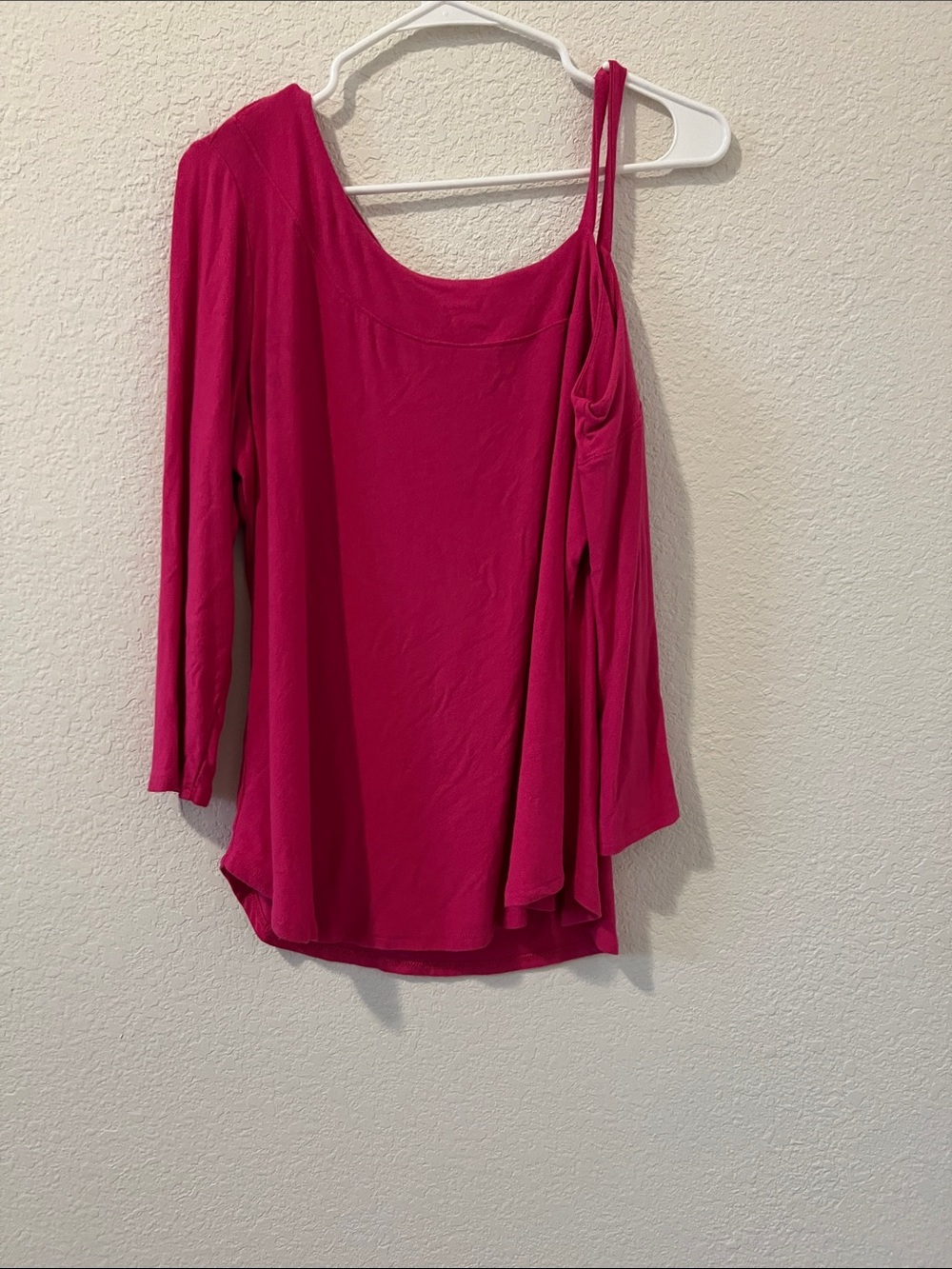 New York & Company One-Shoulder Tunic Top in Fuchsia
